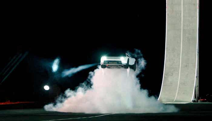 Tesla’s new Roadster turns in air with SpaceX thrusters, won’t land until 2028