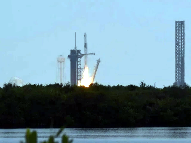 Japan launches world’s first mission to collect samples from Martian moon