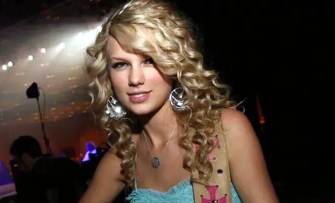 Taylor Swift’s producer shares behind-the-scenes photos from debut album
