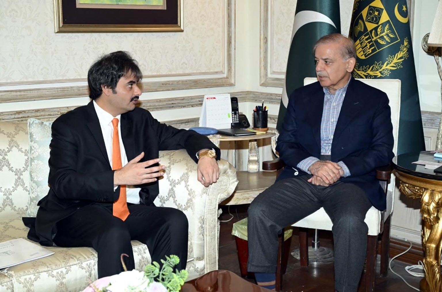 PM stresses strengthening export-based industries in a meeting with LCCI president