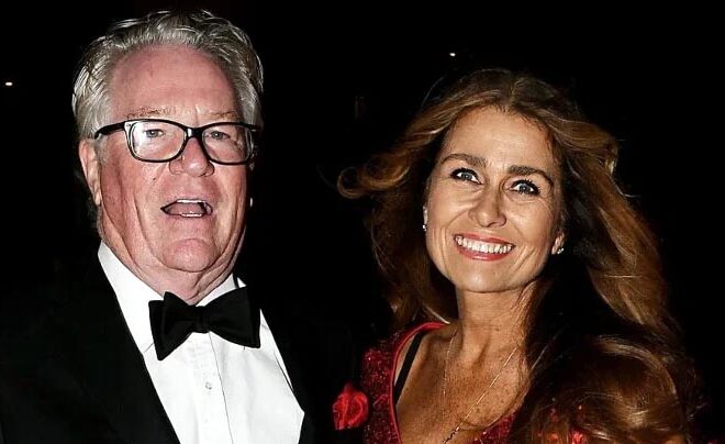 Jim Davidson makes first official appearance with beauty Queen girlfriend Maria
