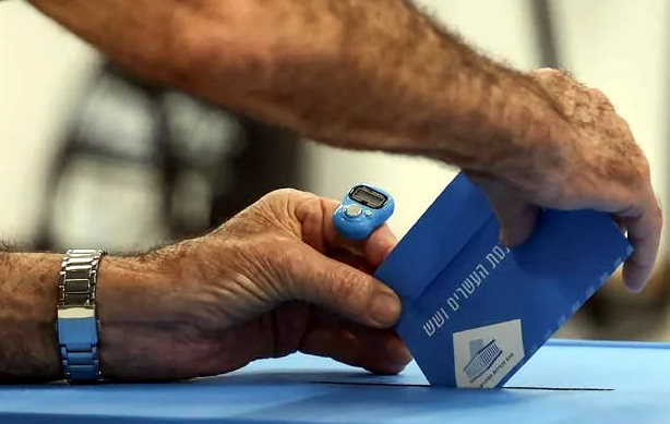 Israelis head to polls to decide Netanyahu’s fate