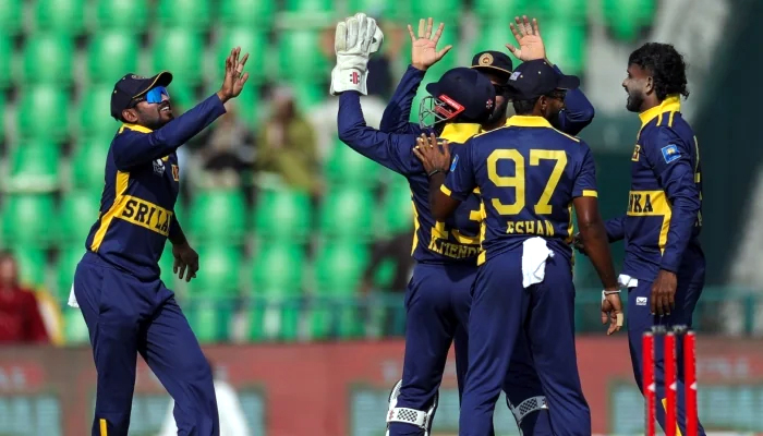 Tri-series: Sri Lanka beat Pakistan by eight wickets to reach final