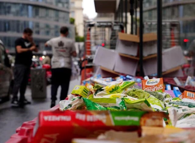Investigators hunt French supermarket fridge hackers, no claim of responsibility